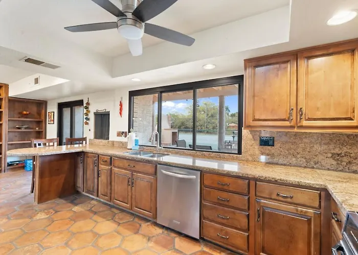 Luxury 3br Heated Pool, Tennis, Games And Bbq Holiday home Phoenix